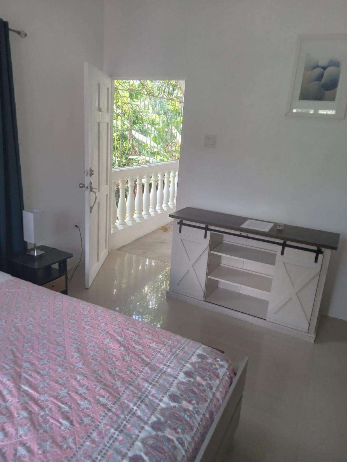 Comfy Guest Rooms 포트안토니오 외부 사진